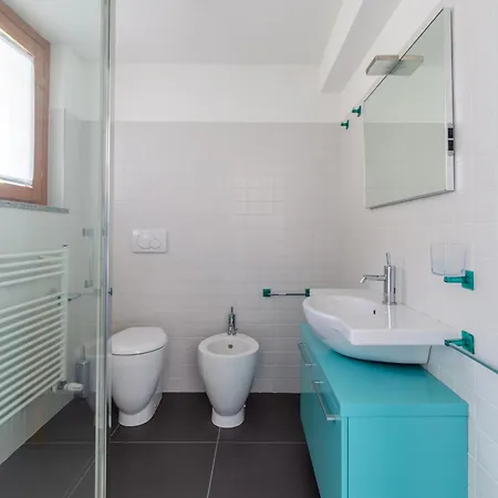 Appartement Lakeside Harmonies - Chic With Pool And Panoramic View