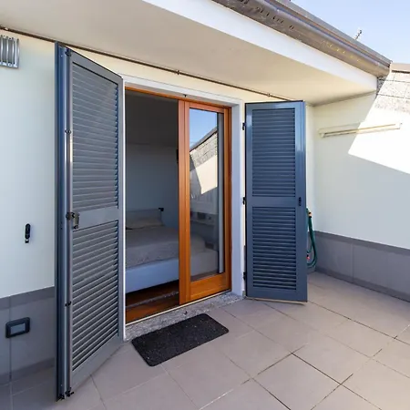 Appartement Lakeside Harmonies - Chic With Pool And Panoramic View *