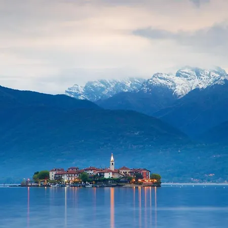 Appartement Lakeside Harmonies - Chic With Pool And Panoramic View