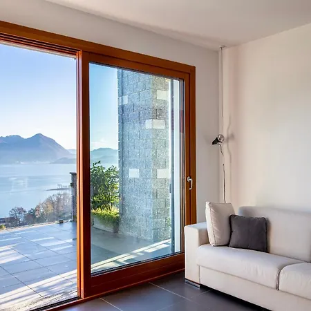 Lakeside Harmonies - Chic With Pool And Panoramic View Appartement